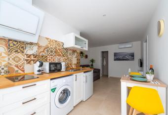 Apartamentos Manuel Roio has Balcony rooms