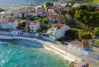 PANORAMA APARTMENT has Balcony rooms