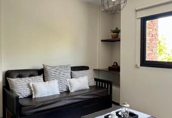 Departamento Alquiler Diario allows 18 year olds to book a room