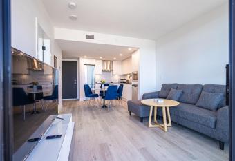 Lovely Condo in Kelowna has Balcony rooms