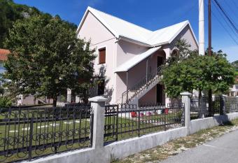 Ivana allows 18 year olds to book a room