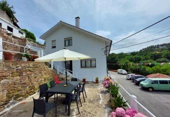 Pensi  n El Pozo allows 18 year olds to book a room