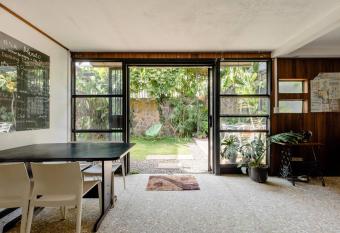 Casa Mundo has Balcony rooms