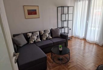 CENTRAL ROOF NK CHANIA allows 18 year olds to book a room