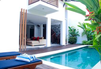 Delu Villas & Suite has Balcony rooms