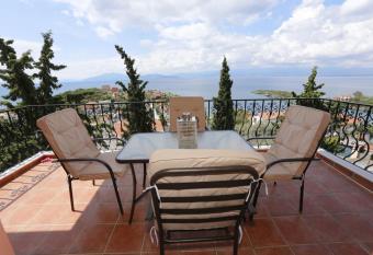 Sofia s pottery house has Balcony rooms