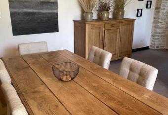 La maison de Badet has Balcony rooms