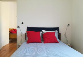 Casa do Cristo Rei allows 18 year olds to book a room