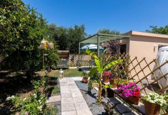 Bougainvillea house with private garden has Balcony rooms