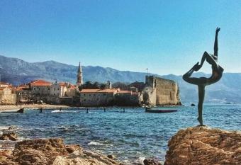 Bobo Apartment has Balcony rooms