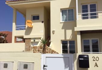 Unamuno has Balcony rooms