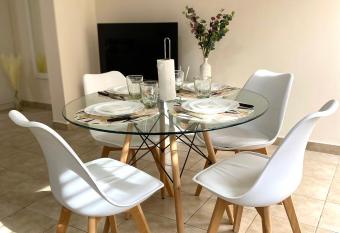 Cefas Ros   has Balcony rooms