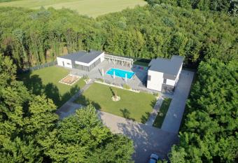 Villa Hills allows 18 year olds to book a room