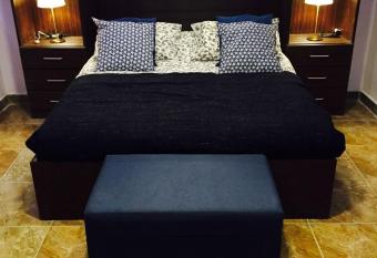 The Royal Luxury Superior Queencot has Balcony rooms