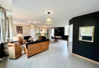 Domaine Des Tourelles N2 Conciergerie Leroy has Balcony rooms