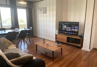 Ilot Alma Boulogne sur Mer has Balcony rooms