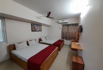 SUPREME RESIDENCY allows 18 year olds to book a room