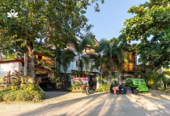 Hope Inn has Balcony rooms