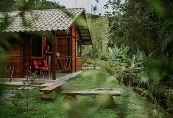 Cabana Melro - sitio balango has rooms with a private hot tub