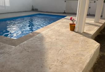 Le Clos de l Olivier has Balcony rooms