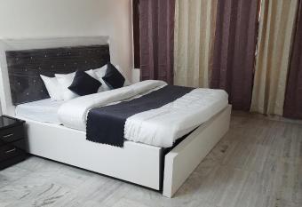 Hotel Royal Inn has Balcony rooms