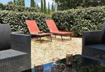 Qui  tude en Luberon has Balcony rooms