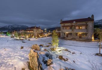 Monte Bianco Villas has rooms with a private hot tub