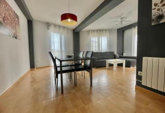 Precioso piso en Ciudad Rodrigo has Balcony rooms