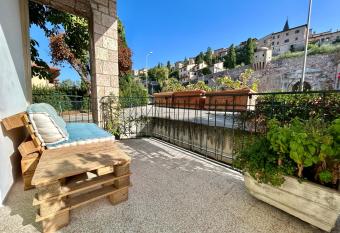 Appartamento Da Lucilla has Balcony rooms