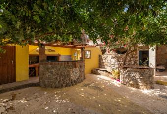 Pescettibobba C has Balcony rooms