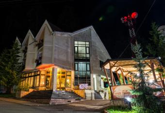 Vila Pellegrin has Balcony rooms