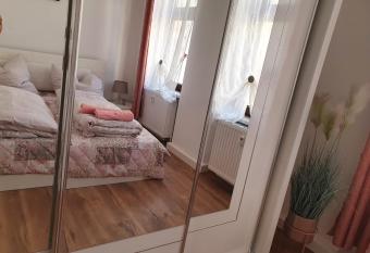 Da Rebelo (Ferienwohnung) allows 18 year olds to book a room