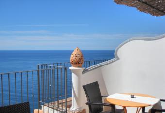 Amalfi Residence has Balcony rooms