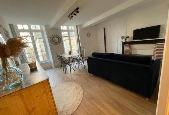 Le petit Cordelier has Balcony rooms