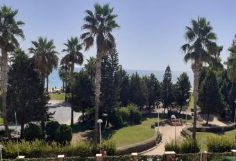 Apartamentos Turisticos Orpesa, Costa Marina III allows 18 year olds to book a room