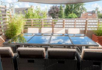 Maison avec terrasse plein sud    7 min de la gare has Balcony rooms