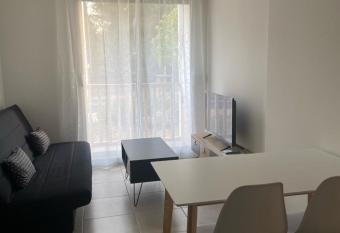 F2 lumineux tout   quip   sur la route des plages has Balcony rooms