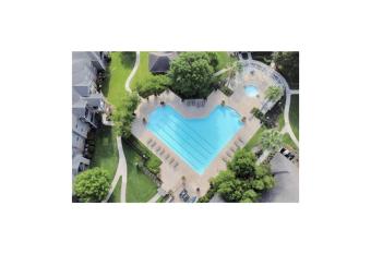 Luxury 2 Bedroom Apartment with Balcony at Heights - Sleeps 4 has rooms with a private hot tub