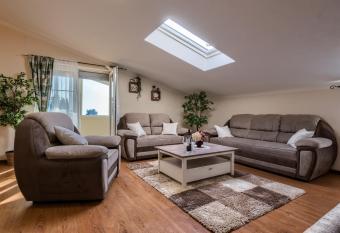 Apartmani Plavi val has Balcony rooms