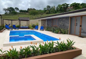 Hermosa villa en la Mesa - Conjunto privado has Balcony rooms