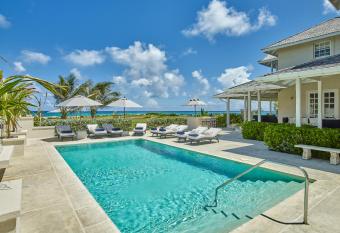 Larimar has Balcony rooms