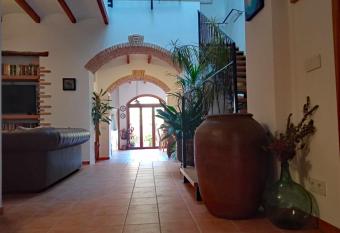 Can Perles a beautiful house perfect for relaxing has Balcony rooms