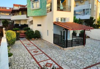 Ntina Kouliaki Studios has Balcony rooms