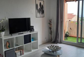 Superbe appartement avec balcon vue mer ! has Balcony rooms