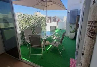 appartement haut standing avec Terrasse et piscine allows 18 year olds to book a room