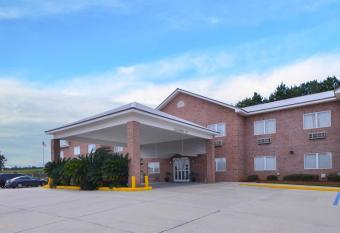 Americas Best Value Inn Wiggins has Smoking rooms