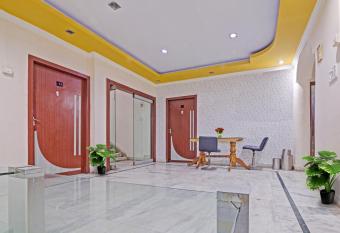 OYO 90738 Safari Residency allows 18 year olds to book a room