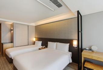 Hotel Adela has rooms with a private hot tub