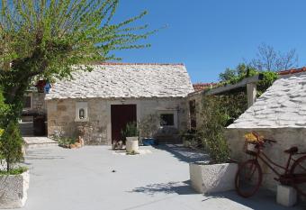 Guesthouse Ursic has Balcony rooms