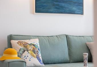 Korina s Suites has Balcony rooms